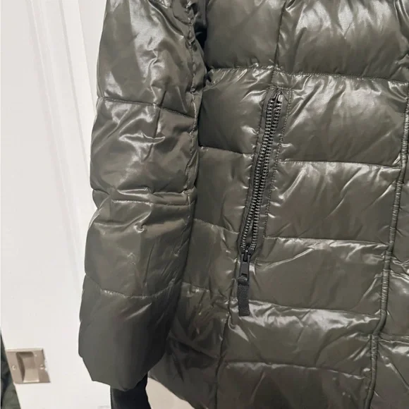 S13 Brand Women's Olive Green Puffer Jacket with Faux Fur Hood - Picture 4 of 7